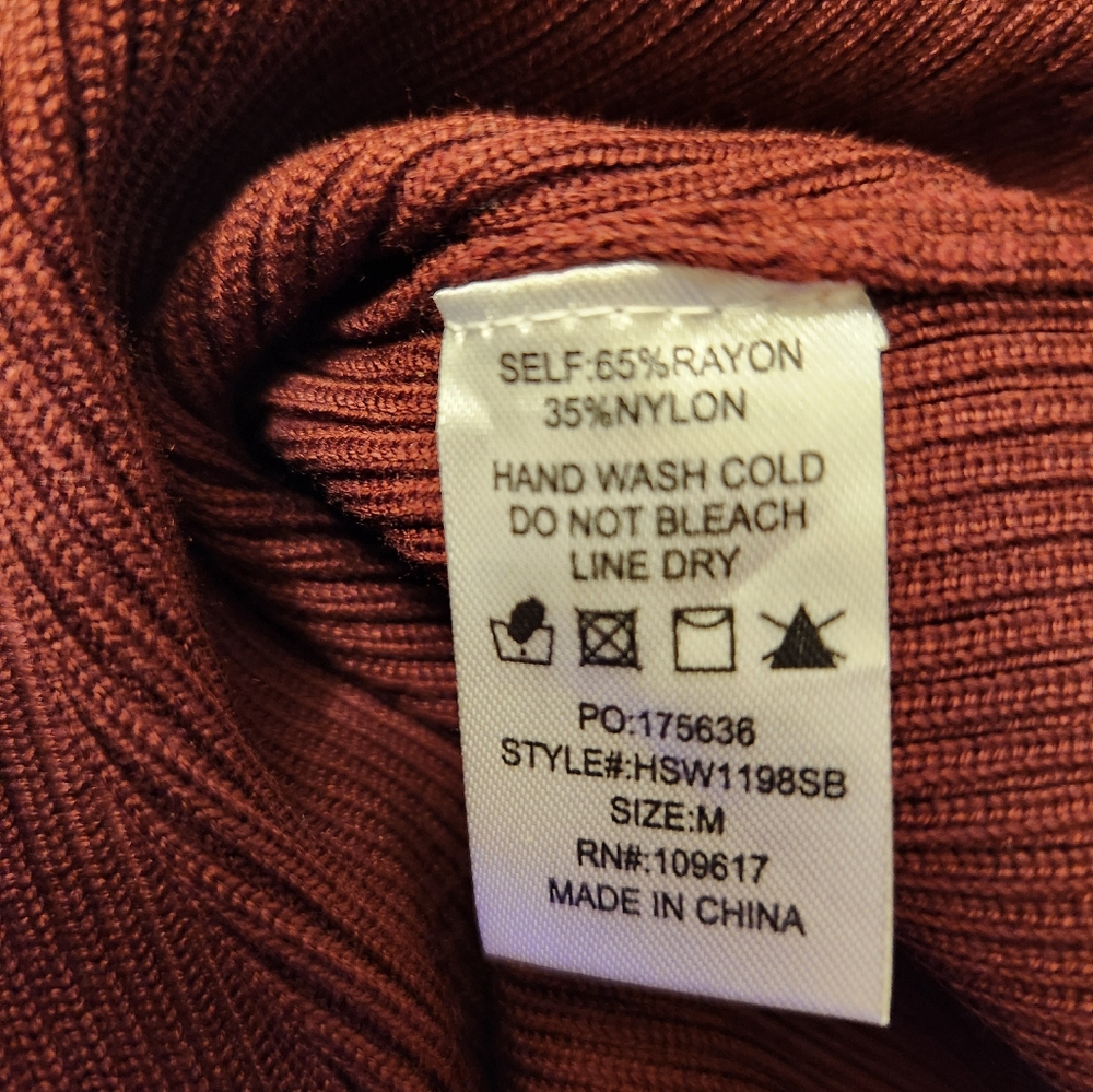 Shinestar Burgundy ribbed sleeveless turtleneck - Picture 5 of 5